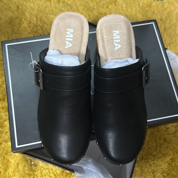 Women’s casual black clogs - Picture 4 of 7